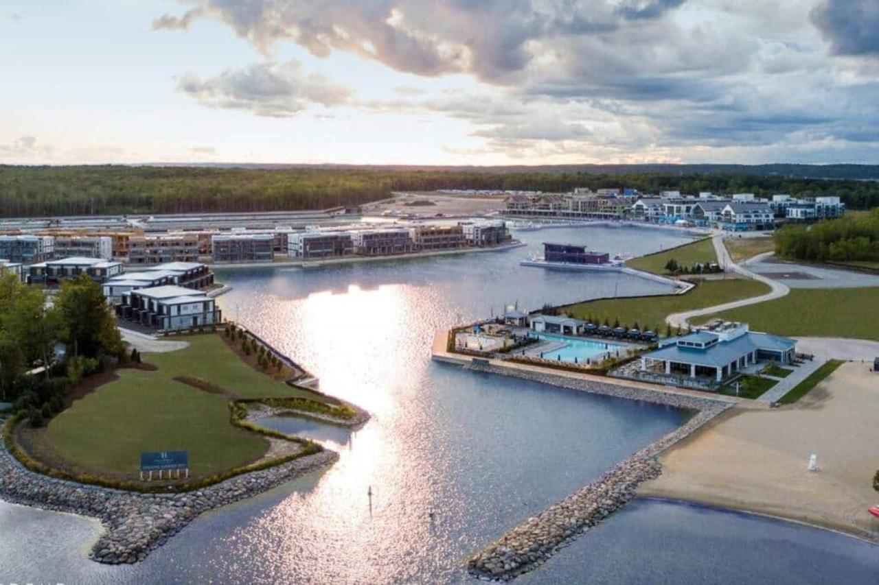 Stunning Stayz At Friday Harbour Beach Marina Resort Lake Simcoe Innisfil 外观 照片