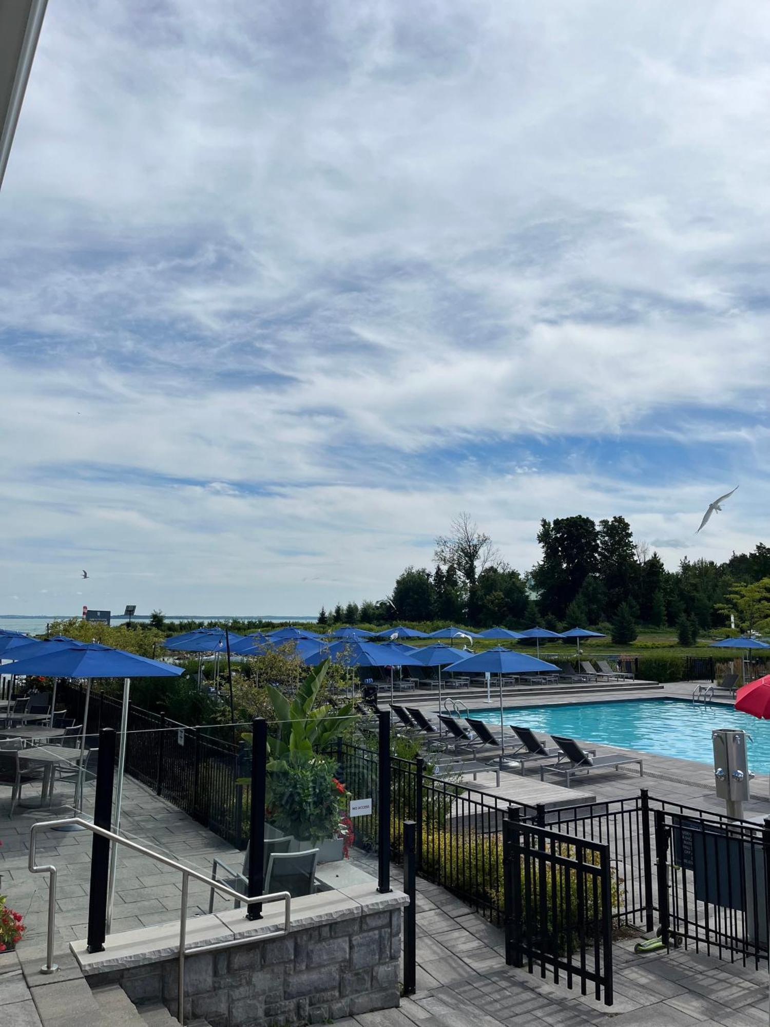 Stunning Stayz At Friday Harbour Beach Marina Resort Lake Simcoe Innisfil 外观 照片